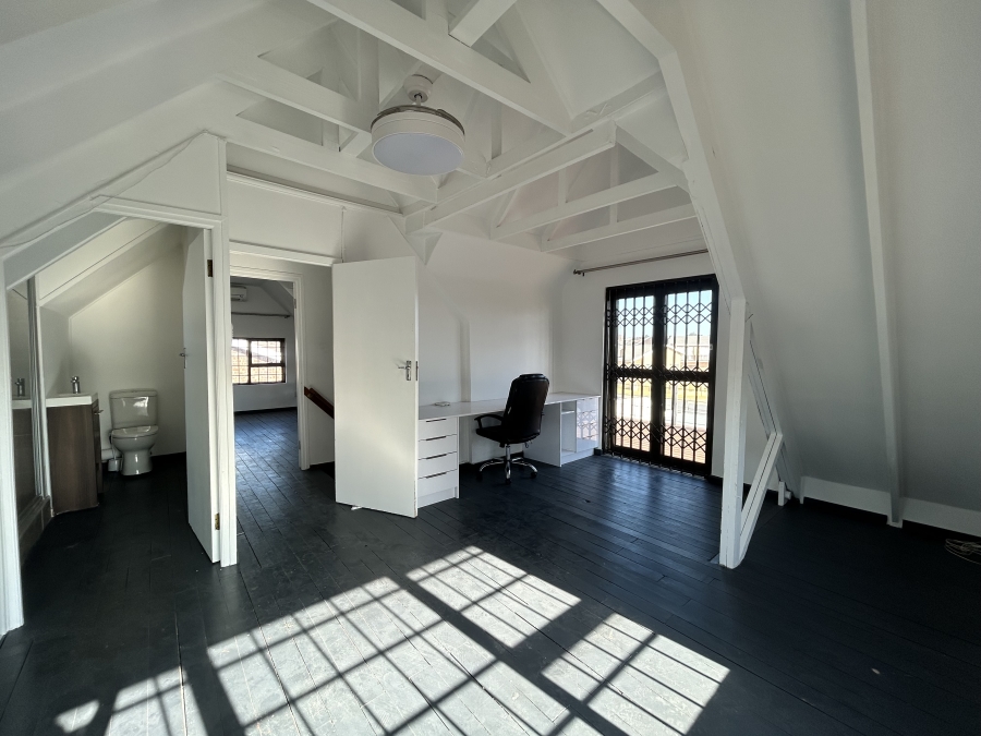 4 Bedroom Property for Sale in Noorsekloof Eastern Cape